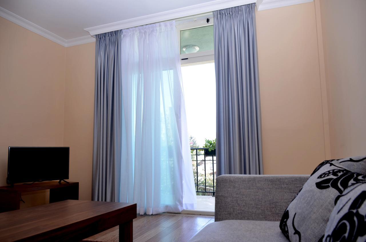 Melodie Hotel Addis Abeba Esterno foto