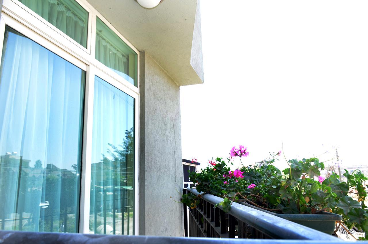 Melodie Hotel Addis Abeba Esterno foto