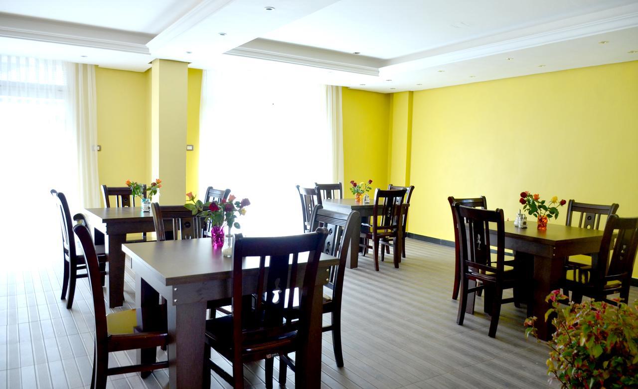 Melodie Hotel Addis Abeba Esterno foto