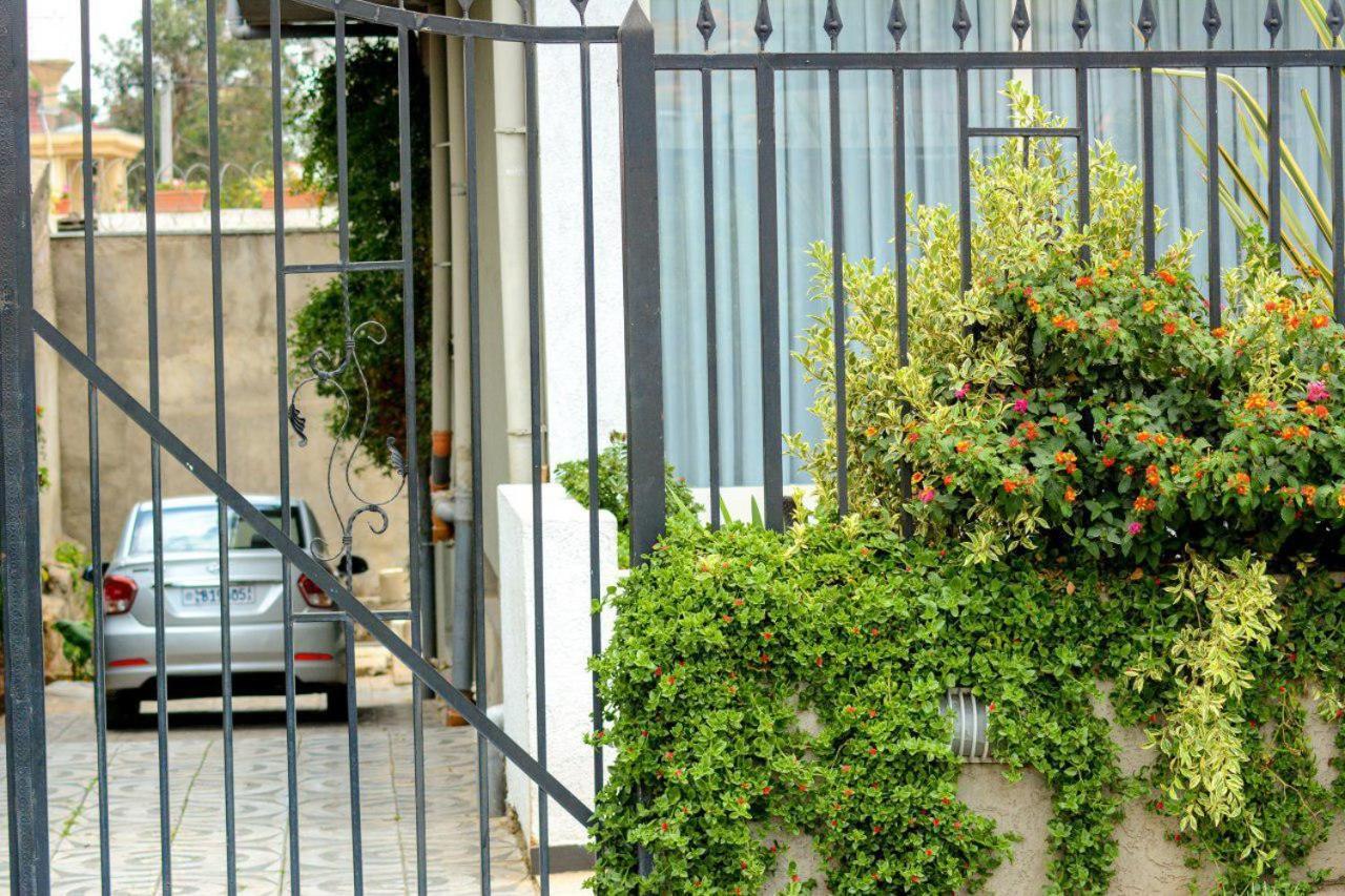 Melodie Hotel Addis Abeba Esterno foto