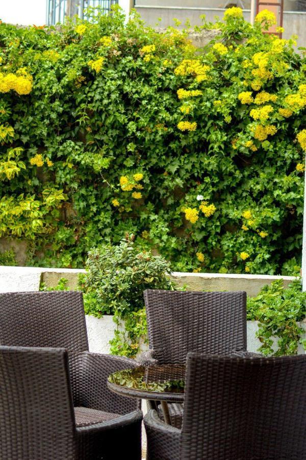 Melodie Hotel Addis Abeba Esterno foto