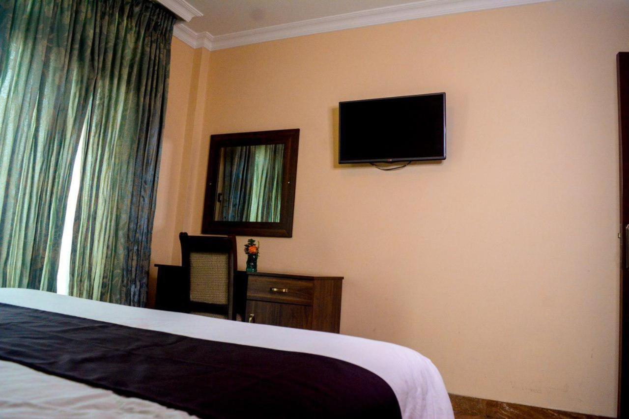 Melodie Hotel Addis Abeba Esterno foto