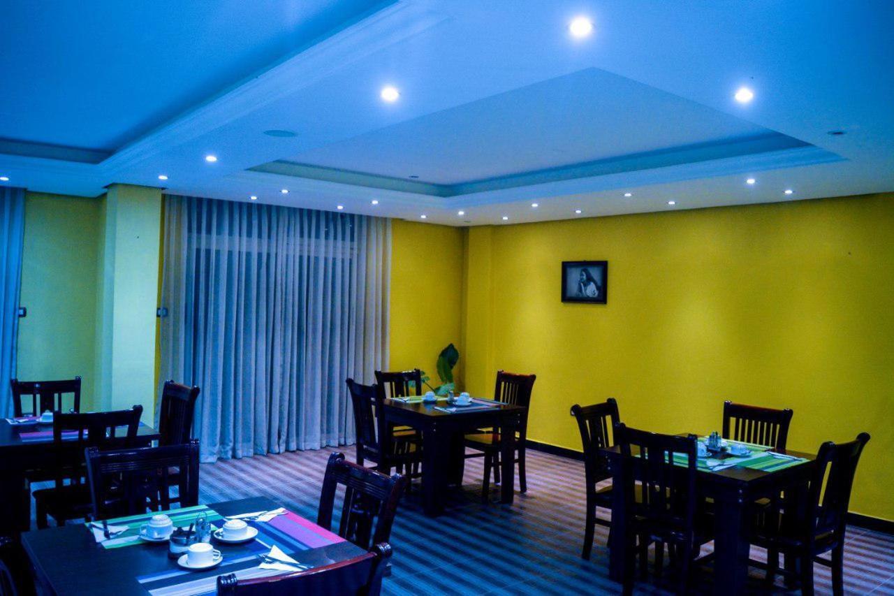 Melodie Hotel Addis Abeba Esterno foto