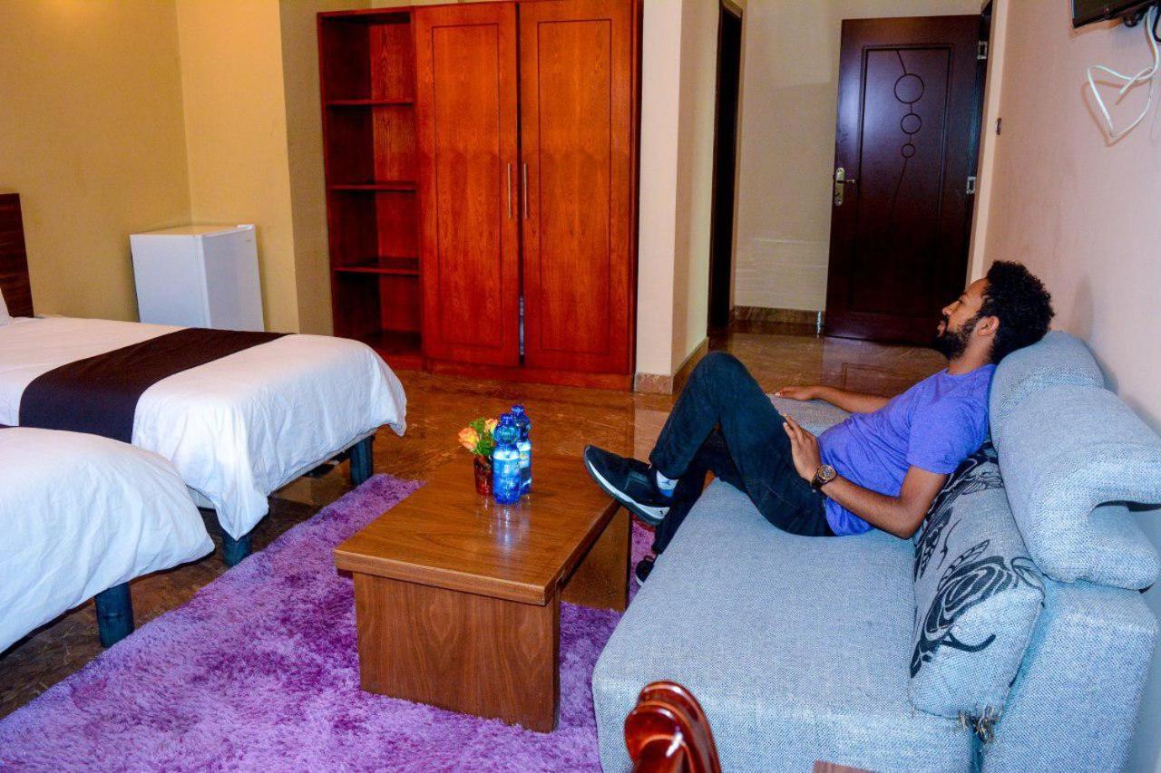 Melodie Hotel Addis Abeba Esterno foto